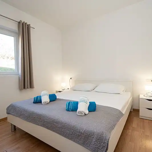 Bepo Apartment 3 – accommodation for 4-6 persons in Metajna, Pag