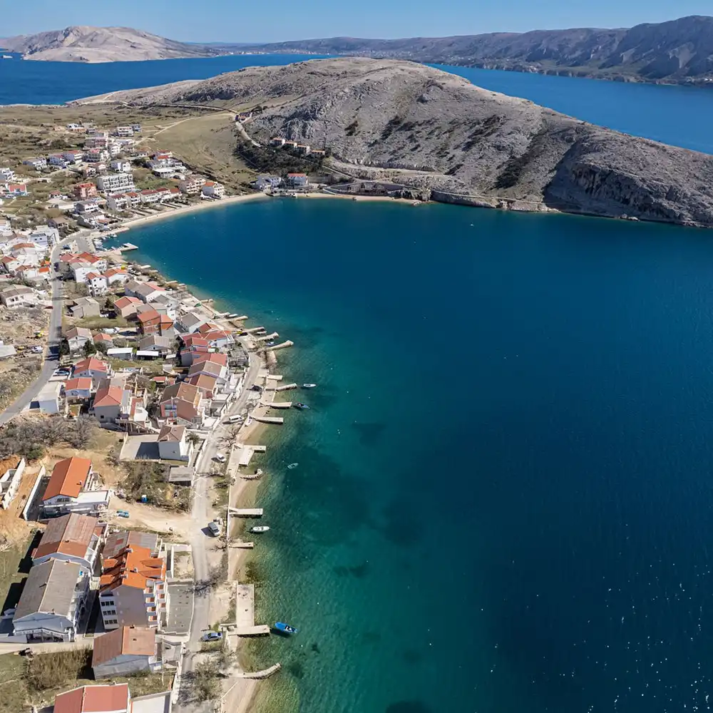 Bepo Apartments – view of accommodation in Metajna, Pag island